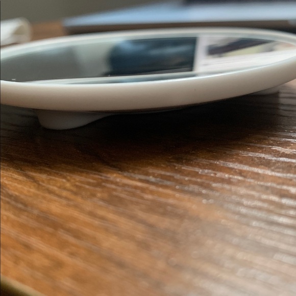 Magnifying mirror - Picture 4 of 5